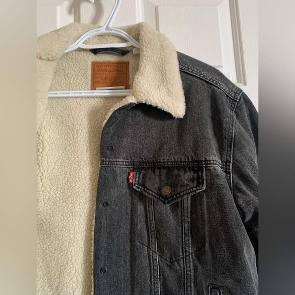 Levi's Sherpa Trucker Jean Jacket (M) - Picture 2 of 3